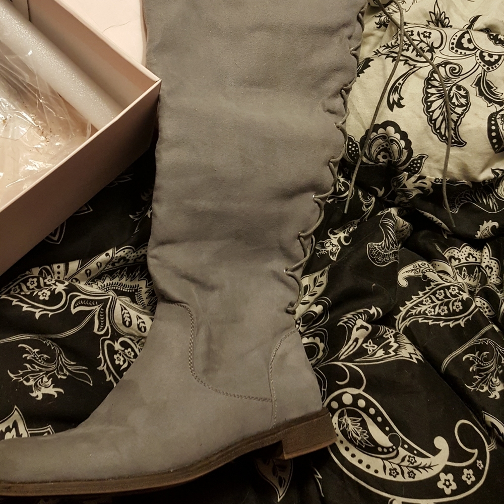 Knee high, faux lace, light grey boots